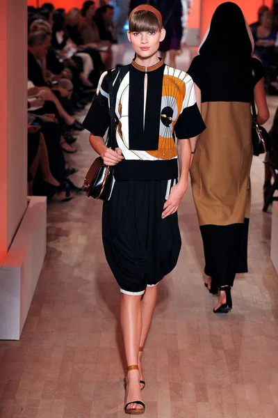 Look 27
